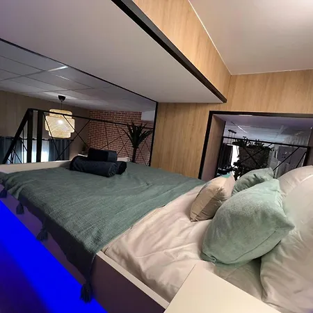 Carcaixent 24 公寓式酒店