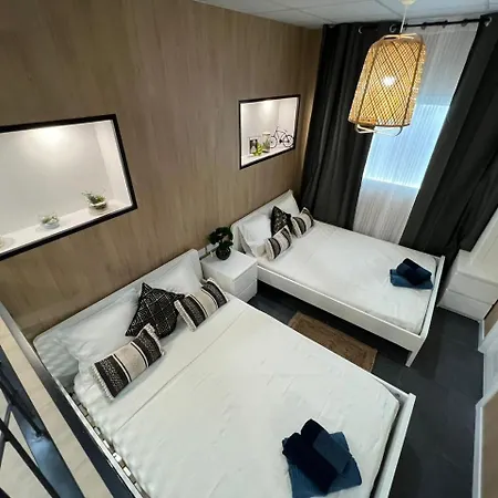 Carcaixent 24 公寓式酒店